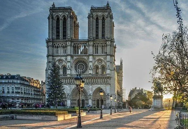 5e Arr Place Saint Michel 巴黎