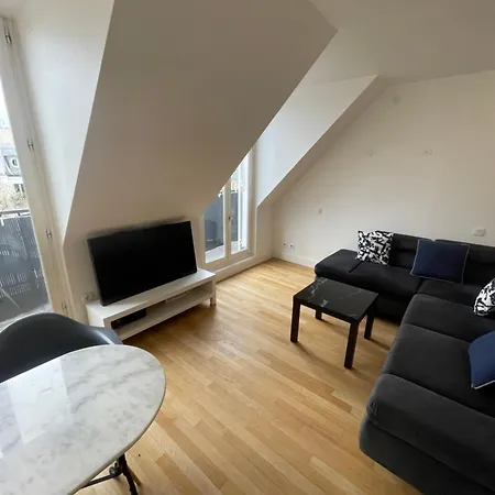 5e Arr Place Saint Michel Apartmán *