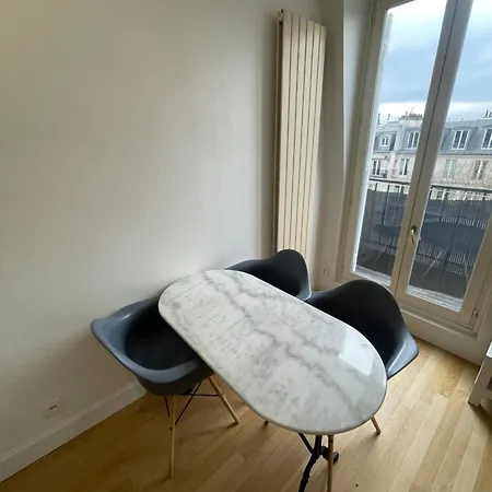 5e Arr Place Saint Michel * Paris