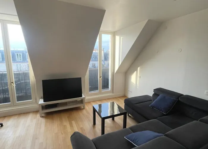 5e Arr Place Saint Michel Париж