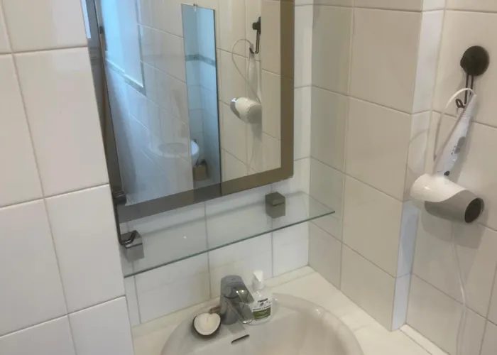 5e Arr Place Saint Michel