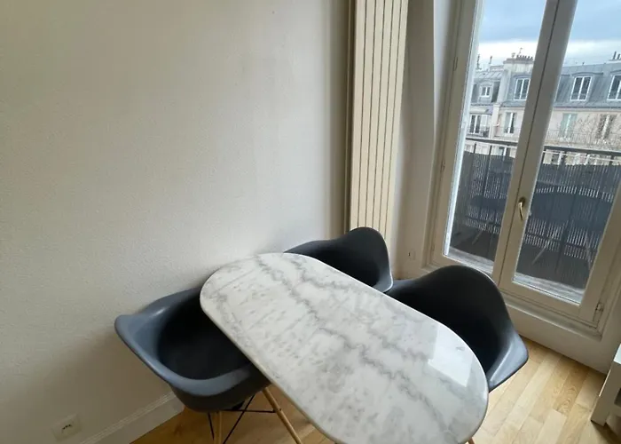 5e Arr Place Saint Michel * Париж