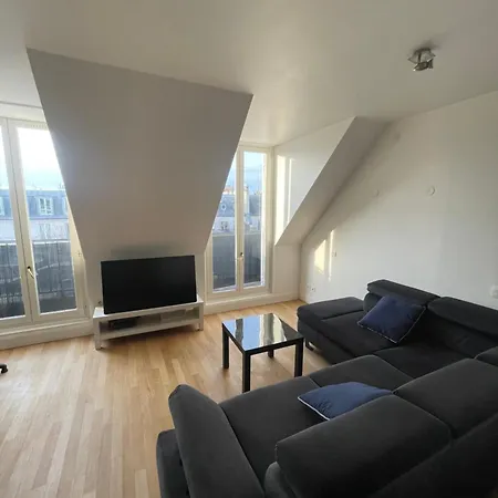 5e Arr Place Saint Michel Paris